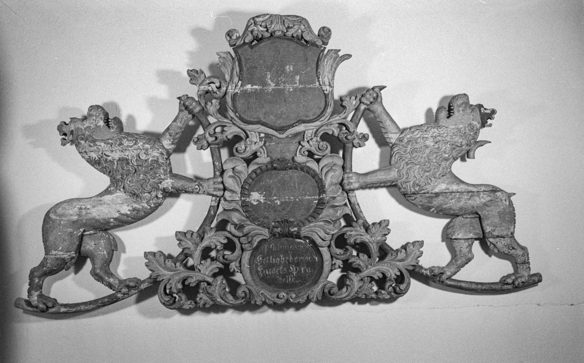 Korskille med Christian VI’s speilmonogram.