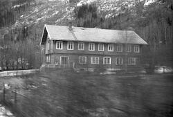 Gamle Krokan hotell på Mæl, og boligbebyggelse.