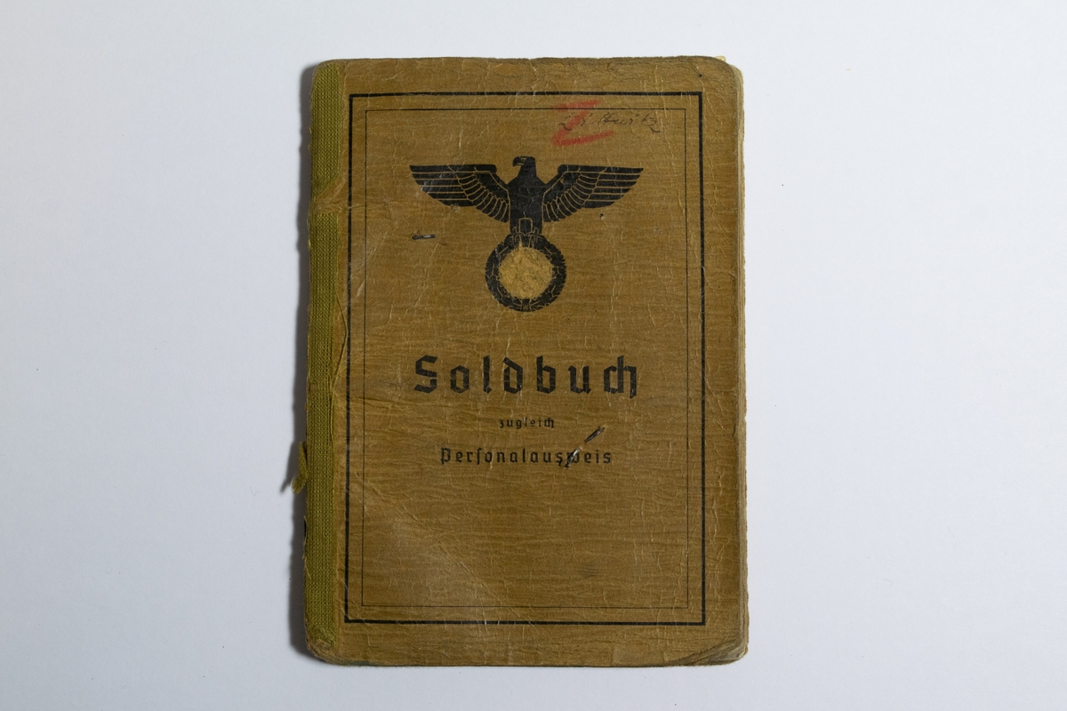 Soldatbok, brukt under andre verdenskrig.
