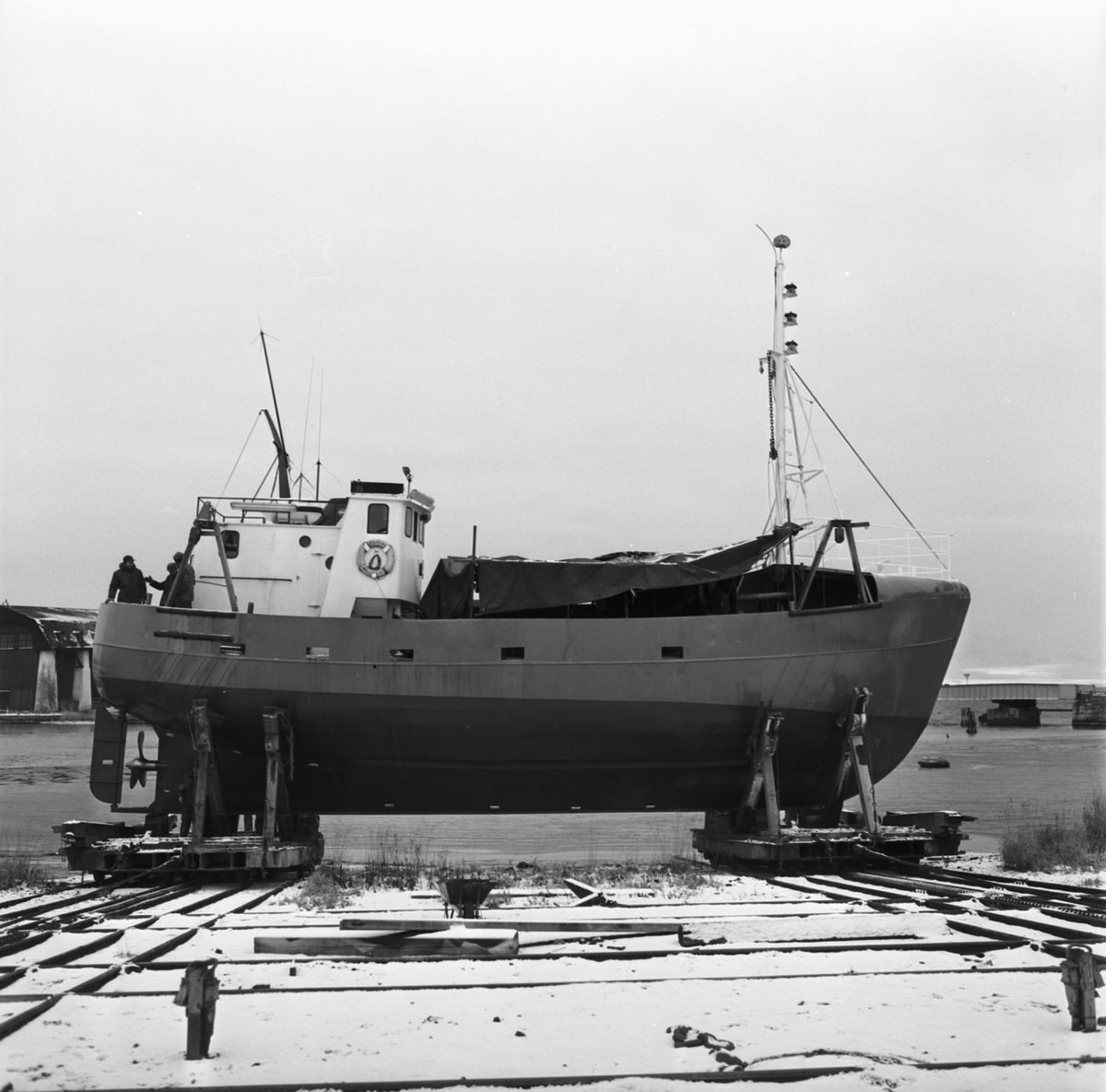 Ext av fiskebåten Tajama på slipen