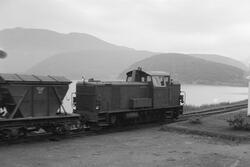 Sulitjelmabanens diesellokomotiv SAULO med blandet tog på Fi