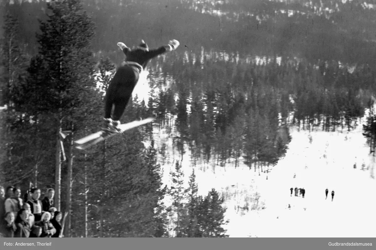 Frå eit hopprenn i Bråtå i 1947 eller 1948