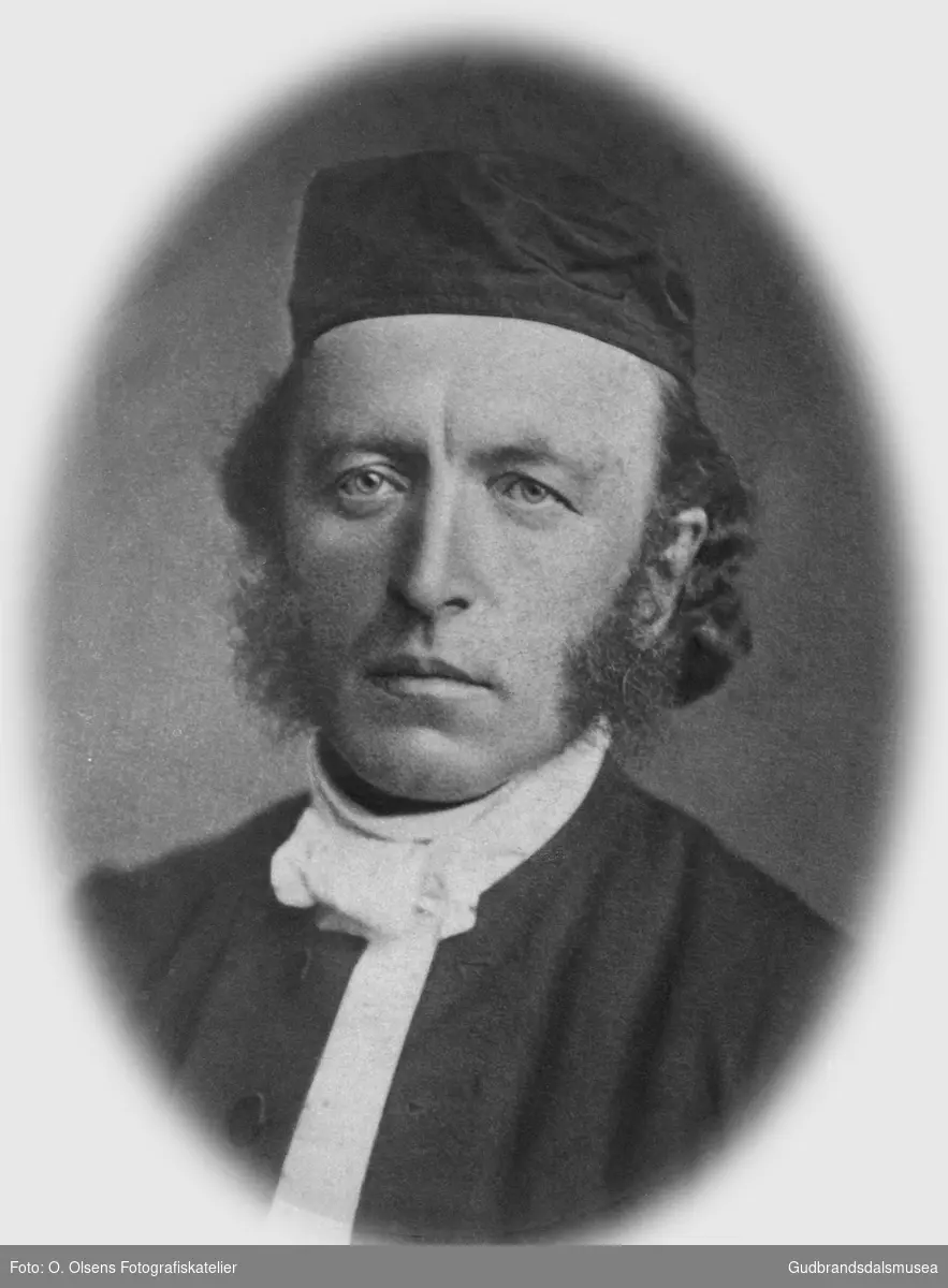 Otto Ottesen (f. 1830). 
Sokneprest i Skjåk 1864-1877, ordførar 1866-1875