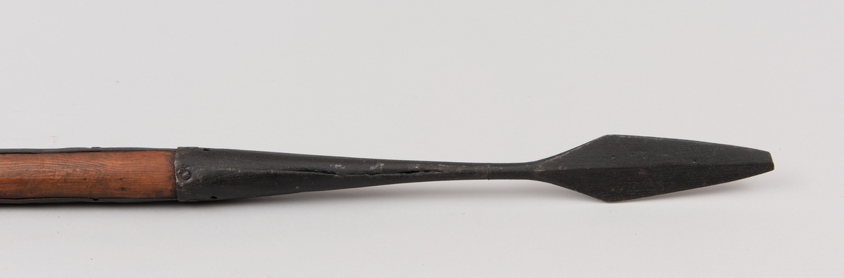 Halvpike med rombisk spiss benyttet av fotsoldater på 1600-1700-tallet.