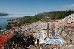 NCC bygger Hålogalandsbrua. Foto 6. juni 2014, Øyjord. Hytte