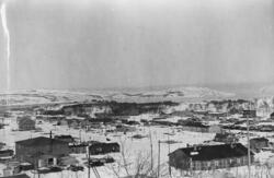 Myra med snekkerfabrikken sett fra sporet, 12. april 1946.