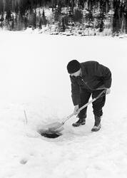 Yrkesfiskeren Paul Stensæter (1900-1982) fra Hole i Buskerud