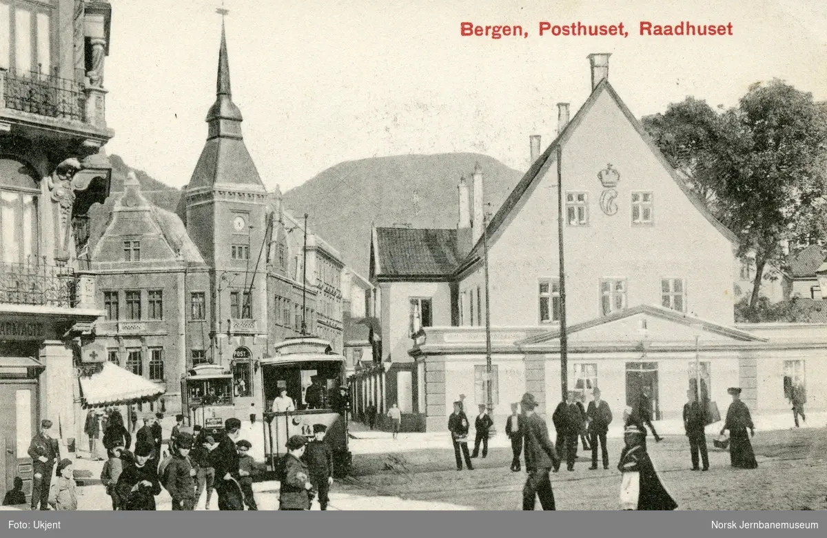 Sporvogner ved Bergen Postkontor og Rådhuset