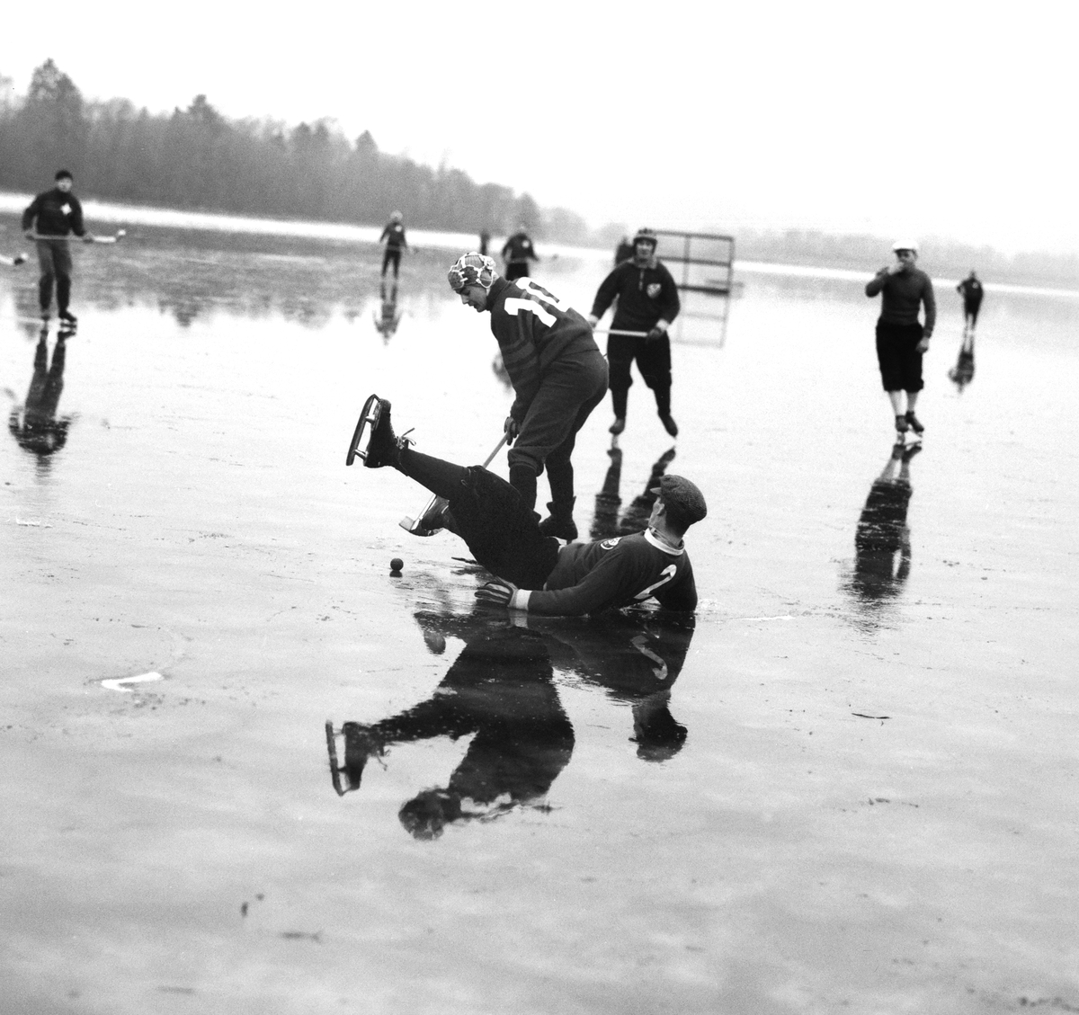 Vreta Kloster – Derby på Roxens is, 1960.
Pressfotografier från 1950-1960-talet. Samtliga bilder är tagna i Östergötland, de flesta i Linköping.