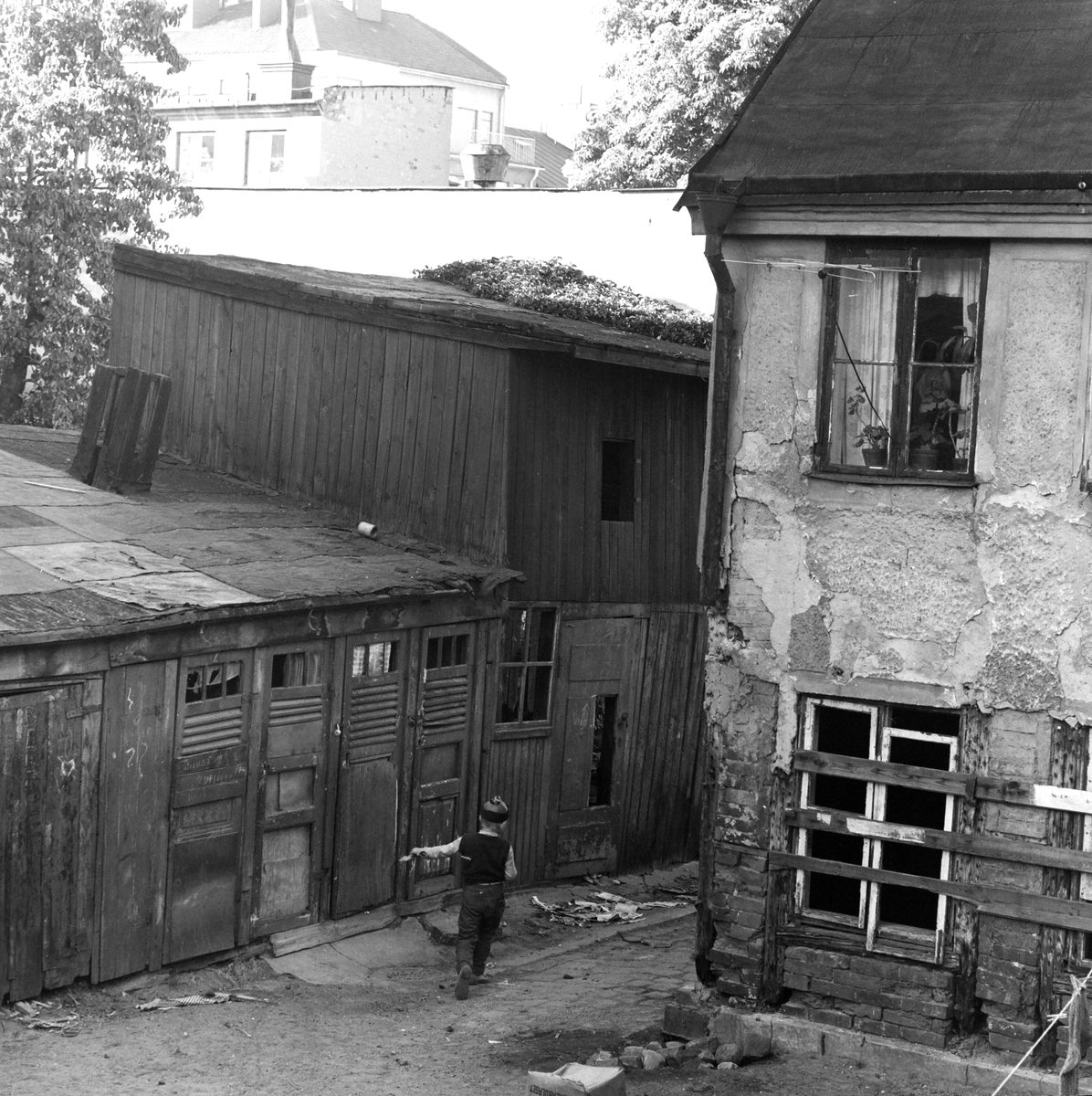 Gård i Norrköpings centrum. 1959.
Pressfotografier från 1950-1960-talet. Samtliga bilder är tagna i Östergötland, de flesta i Linköping.