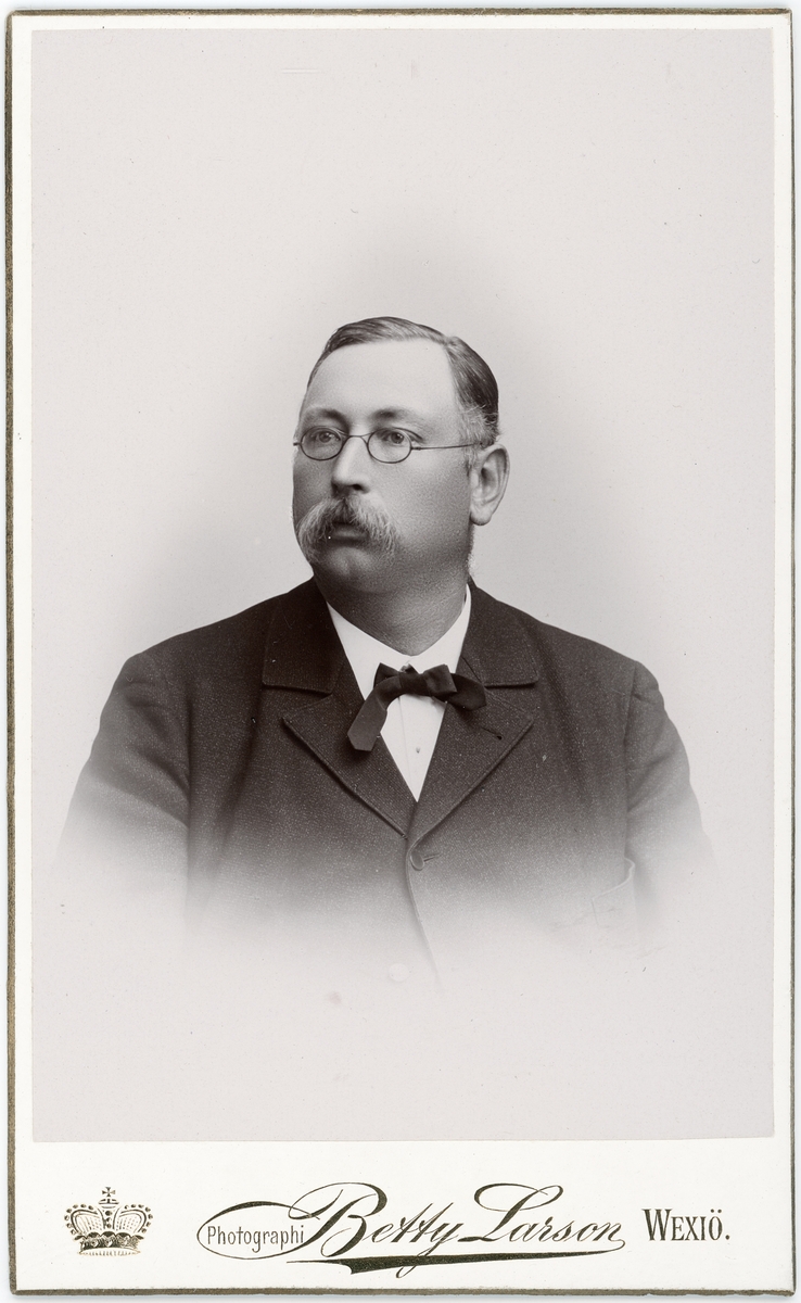 Kabinettsfotografi - Eugéne Köhler, Växjö 1896