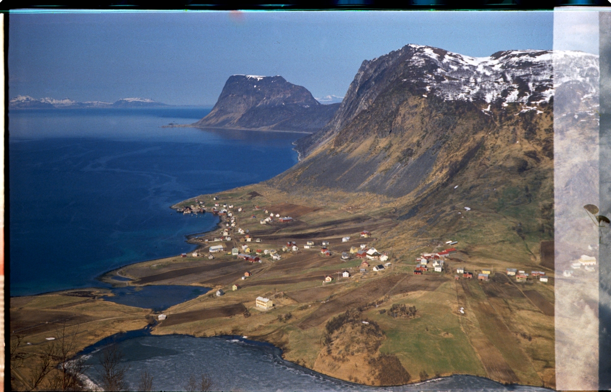 Utsikt over bebyggelsen i Kasfjord.