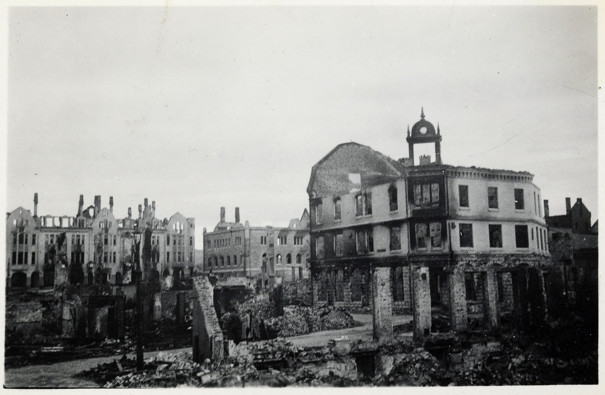 KRIGEN Forsvarets museer / DigitaltMuseum