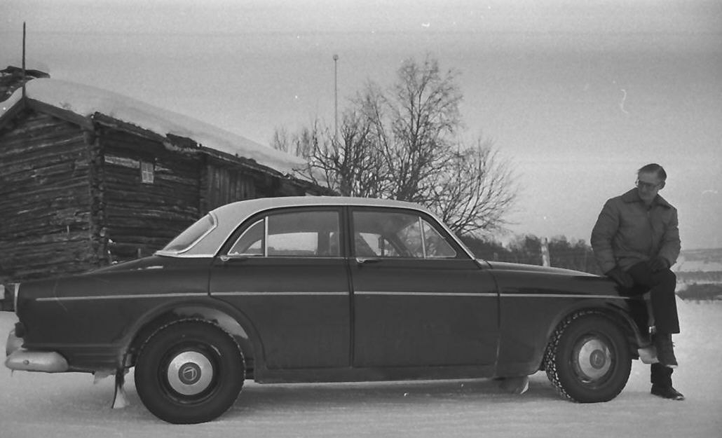Mads Berg med veteranbil. 