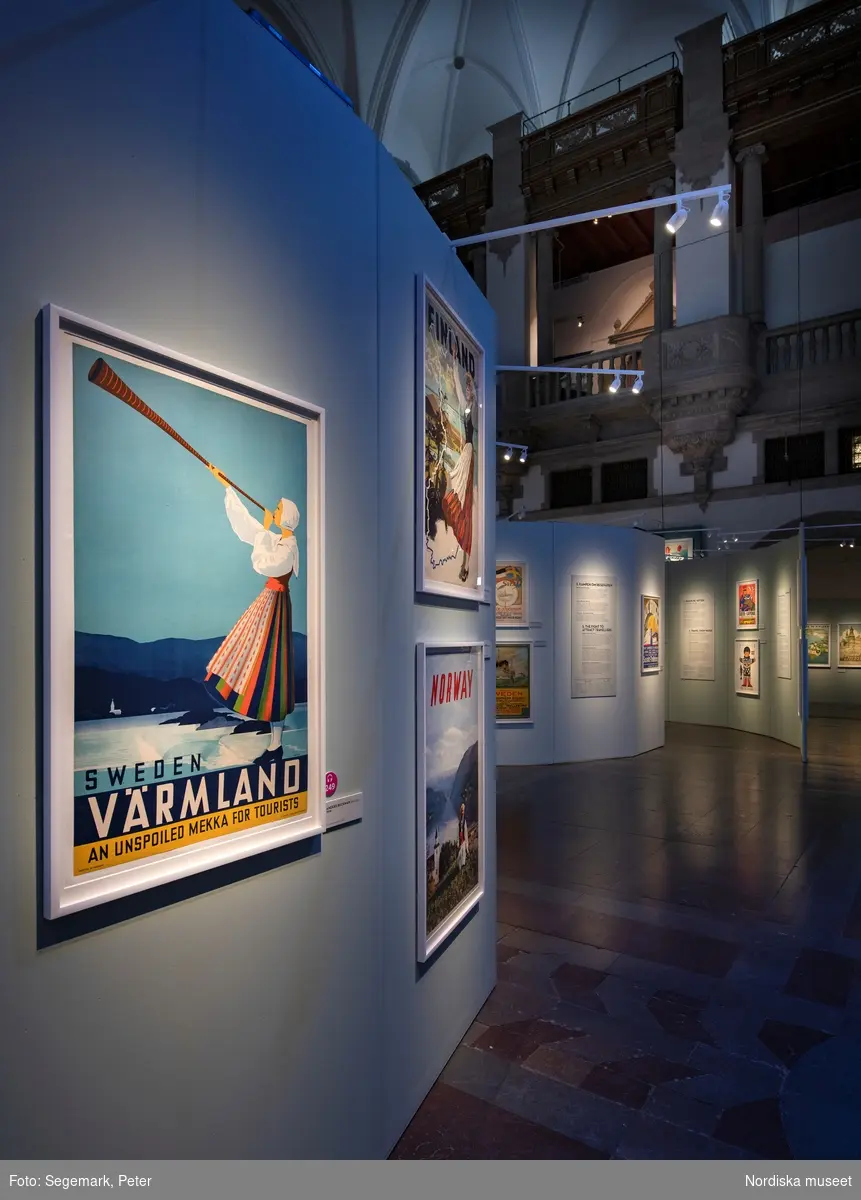 Utställningsdokumentation: Come to Norden på Nordiska museet, en visuell drömresa genom reseaffischernas Norden. Utställningen visades mellan 11 mars 2022 och 6 nov 2022, med förlängning t.o.m. våren 2023.