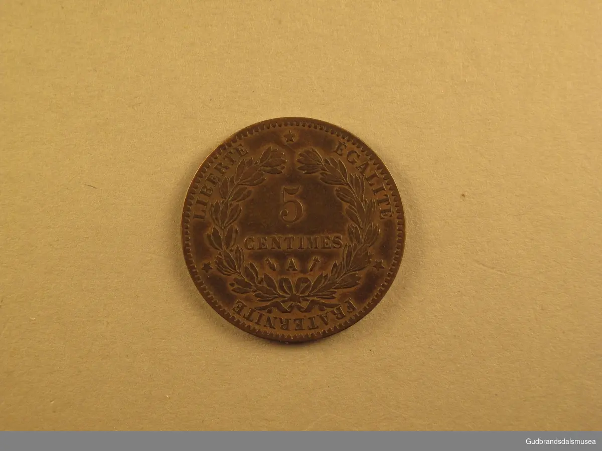 Mynt fra Frankrike. 5 Centimes 1884. Republique Francaise.