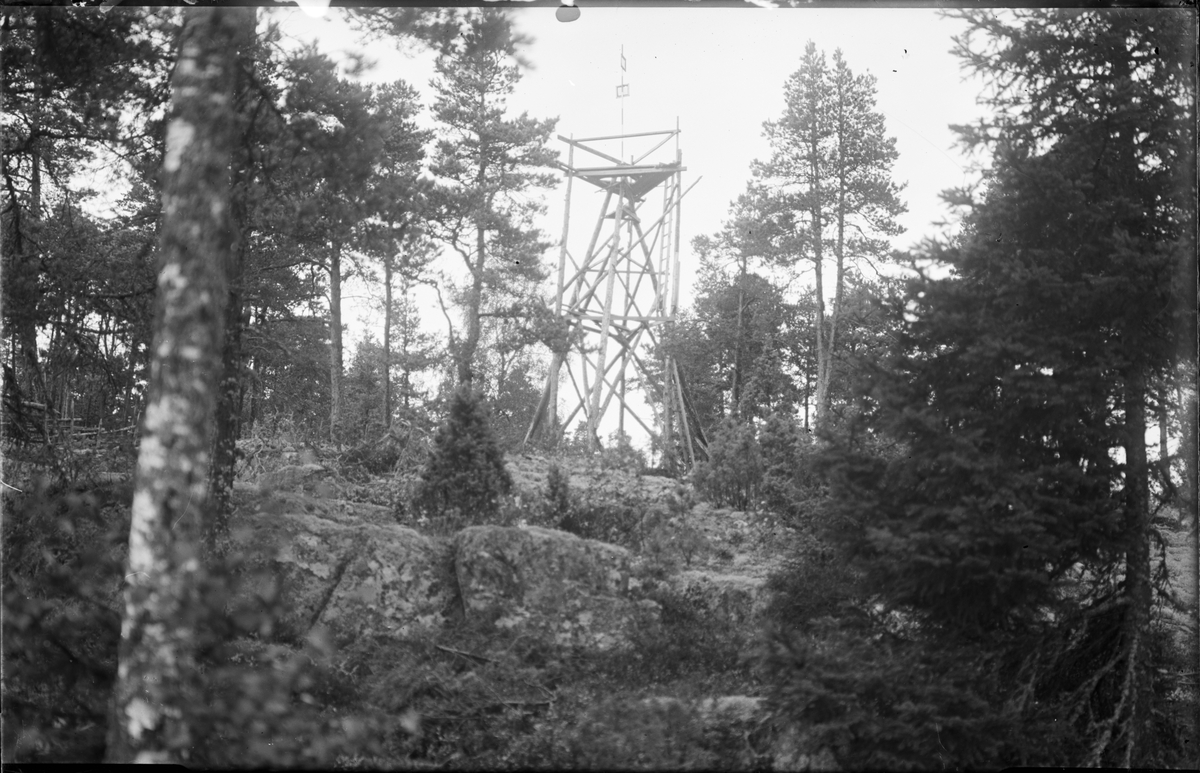 Berghäll med "torn", Uppland