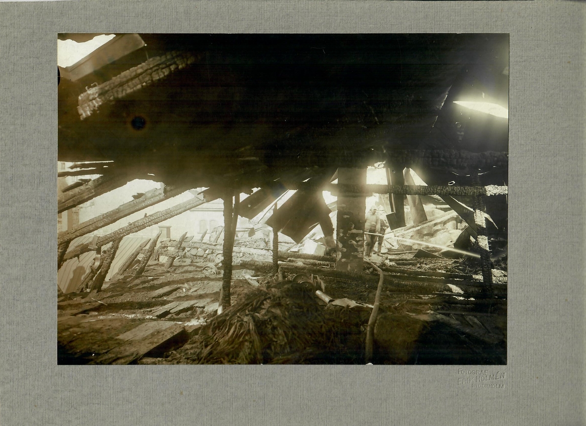 Förödelse efter brand på Ljunglöfs snusfabrik 1918