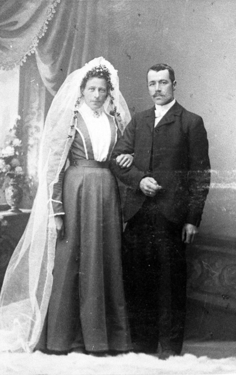 Anne f. Grøv og Anfinn Hermundstad