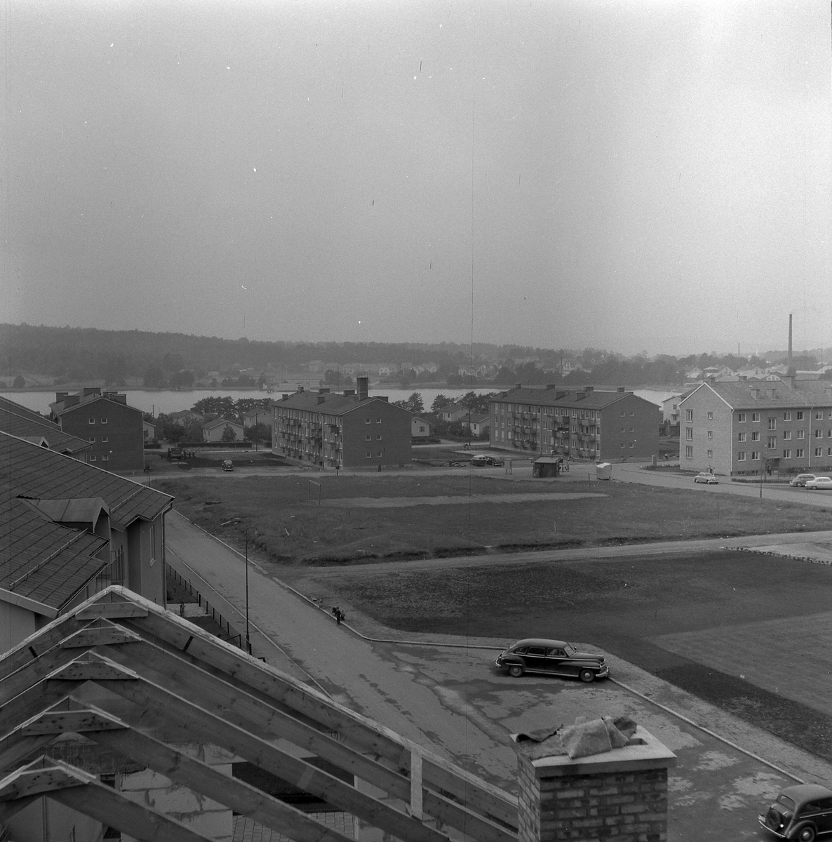 Vy från kv Stadsarkitekten mot Sjömansvägen och Stockslyckevägen. I bakgrunden syns Gerdsken. 20 sept 1956