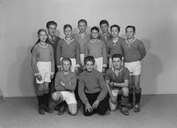 Vadsø. Idrettslaget Norilds guttelag - kretsmestere i 1950.
