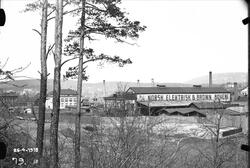 NEBB's fabrikk og Thunes havn på Skøyen fotografert med høye