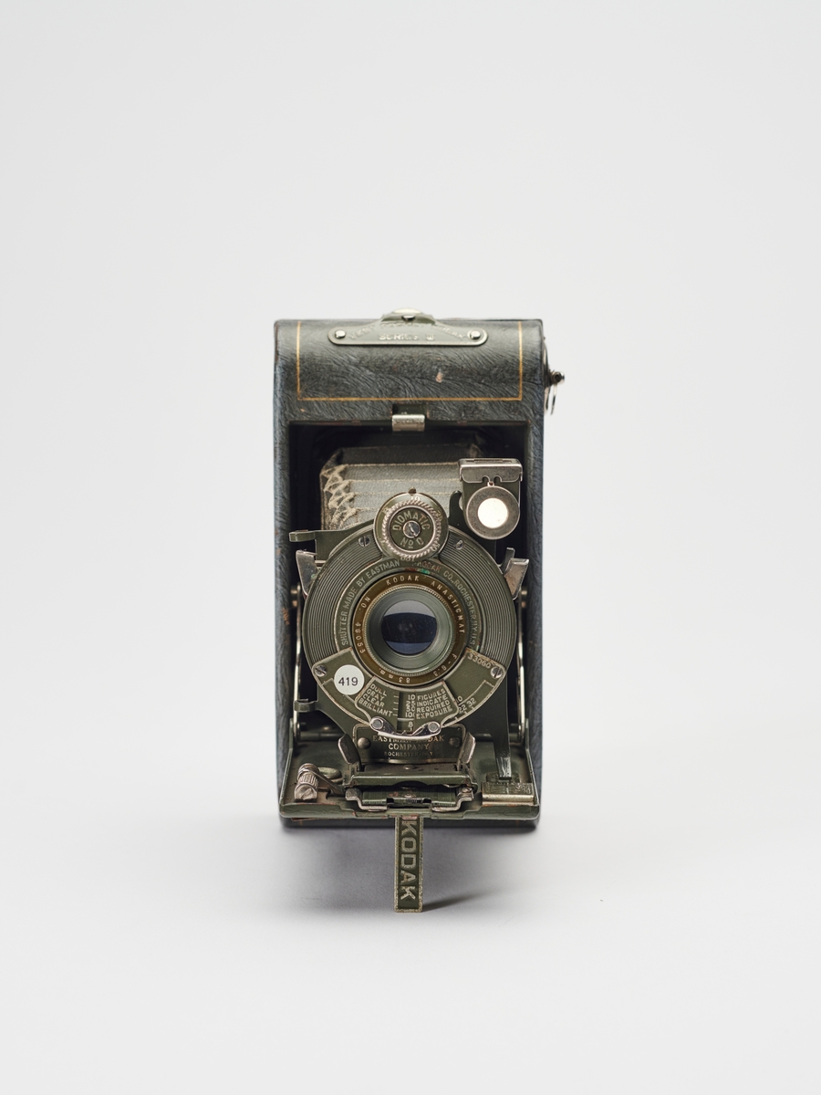 Vest Pocket Kodak Series III er et foldekamera for 127 rullfilm, produsert av Eastman Kodak Co. i perioden 1926-33.
Kameraet har Autographic-funksjonen, som gjorde at en kunne notere på negativet gjennom en liten luke på kameraets bakside.