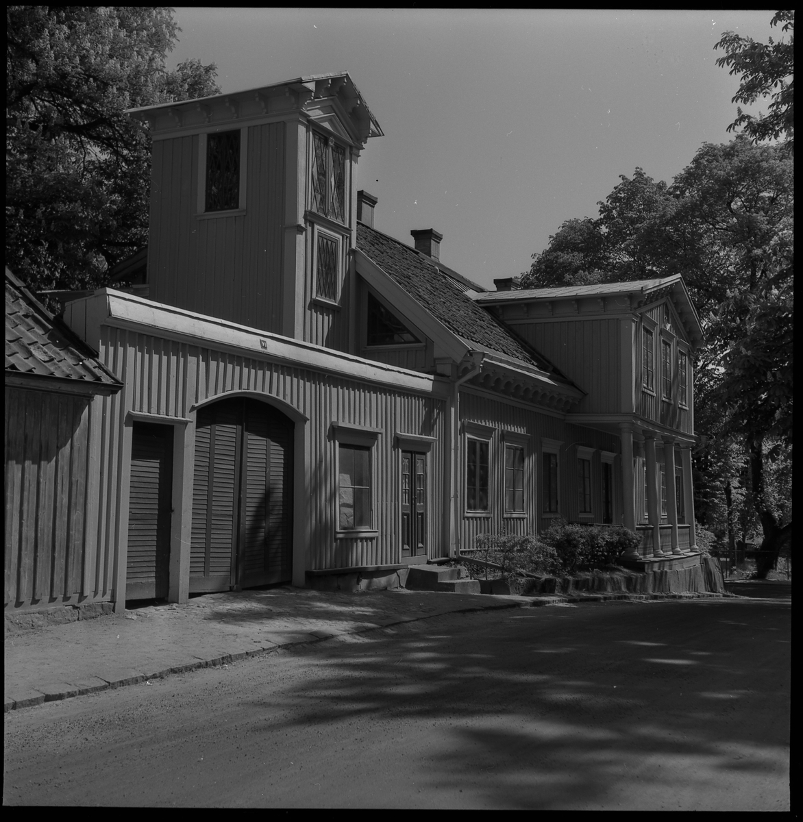 Åmans fastighet, kv Bandvävaren, Södra Ringgatan. 16 juni 1954