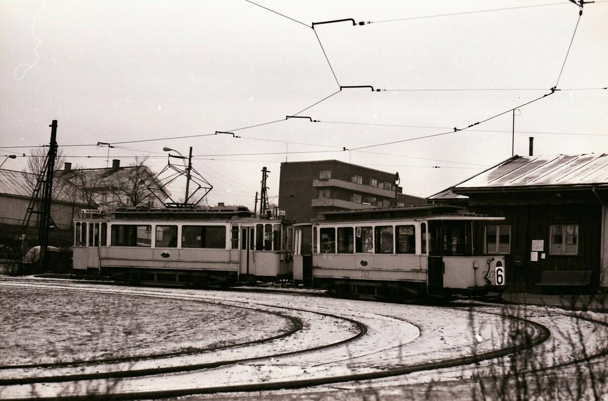 Oslo Sporveier nr. 507 og nr. 85 type SS på linje 6 på Etterstad. 