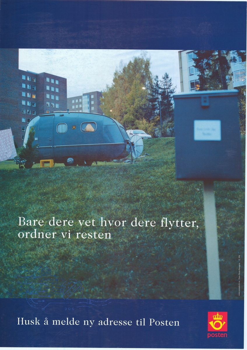 Tosidig plakat med blå bunnfarge, med bildemotiv og Postens logo. Tekst på bokmål og nynorsk på hver sin side.