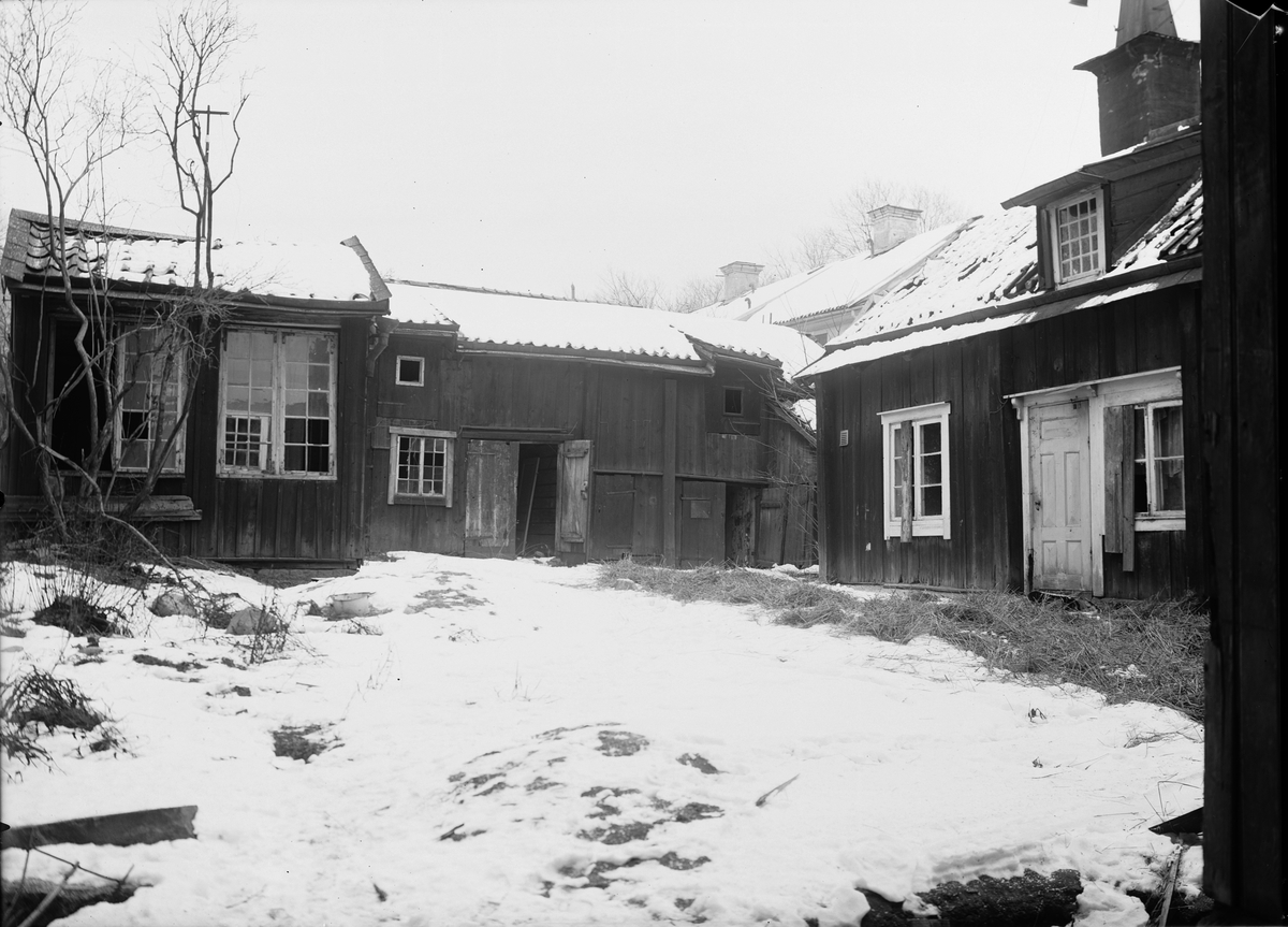 Gårdsinteriör, Kyrkogårdsgatan, Uppsala 1944