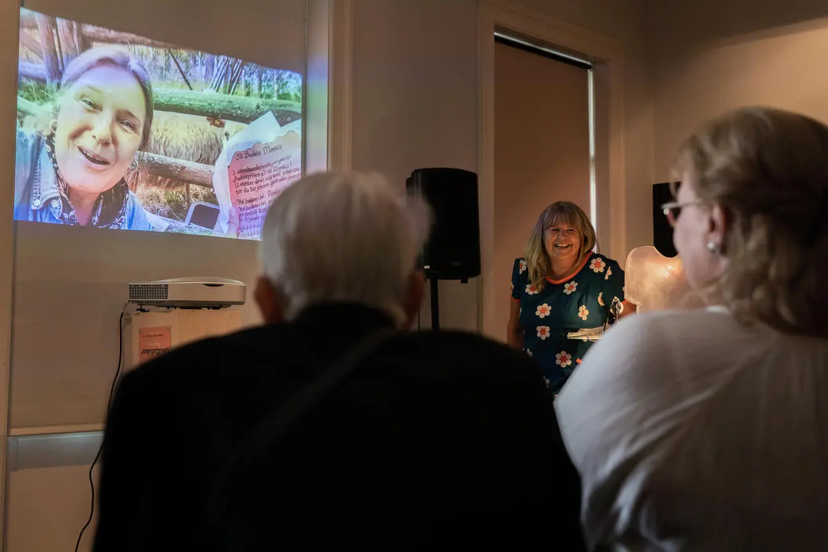 Videohilsen fra Ingrid Bjørnov, en av flere som gratulerte.