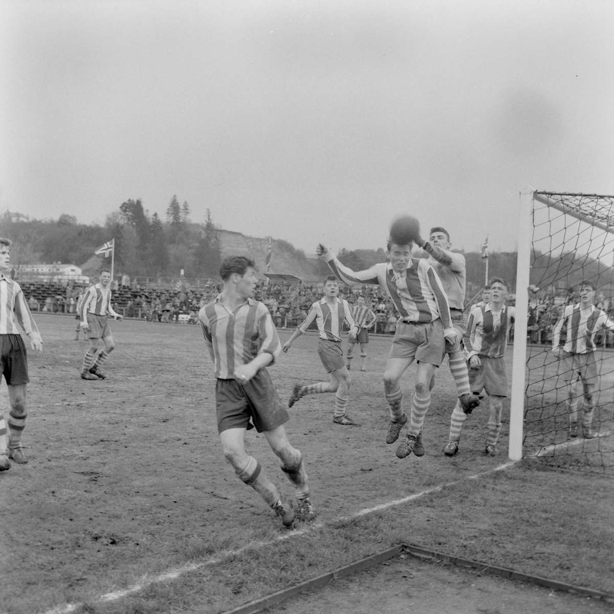Fotballkamp mellom Freidig og Kvik
