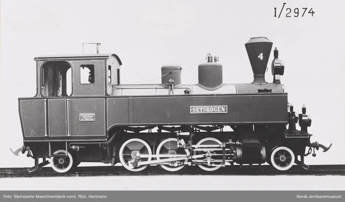 Leveransefoto av smalsporet damplokomotiv nr. 4 "Setskogen", senere NSB type XXVIII, til Urskog - Hølandsbanen