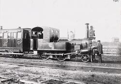 Smalsporet damplokomotiv type III nr. 13 "Magne" med personv