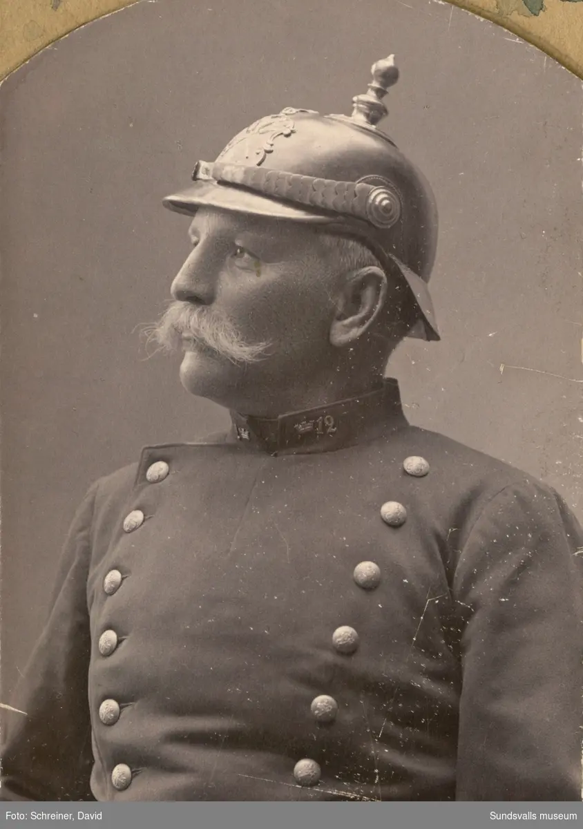 Tavla till borgmästaren Johan Otto Drake på födelsedagen 1901 från Sundsvalls poliskår.