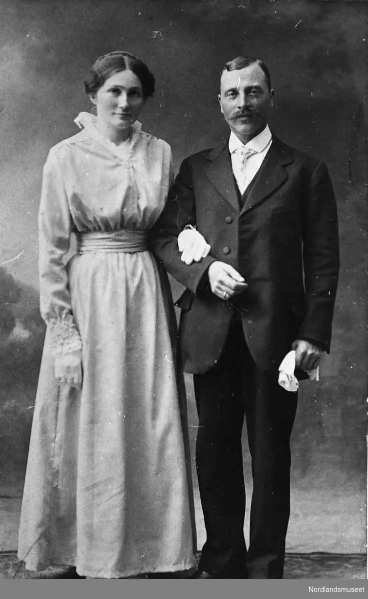 Anna og Edvard Hjertø, Anna var søster til Laura Olsen.