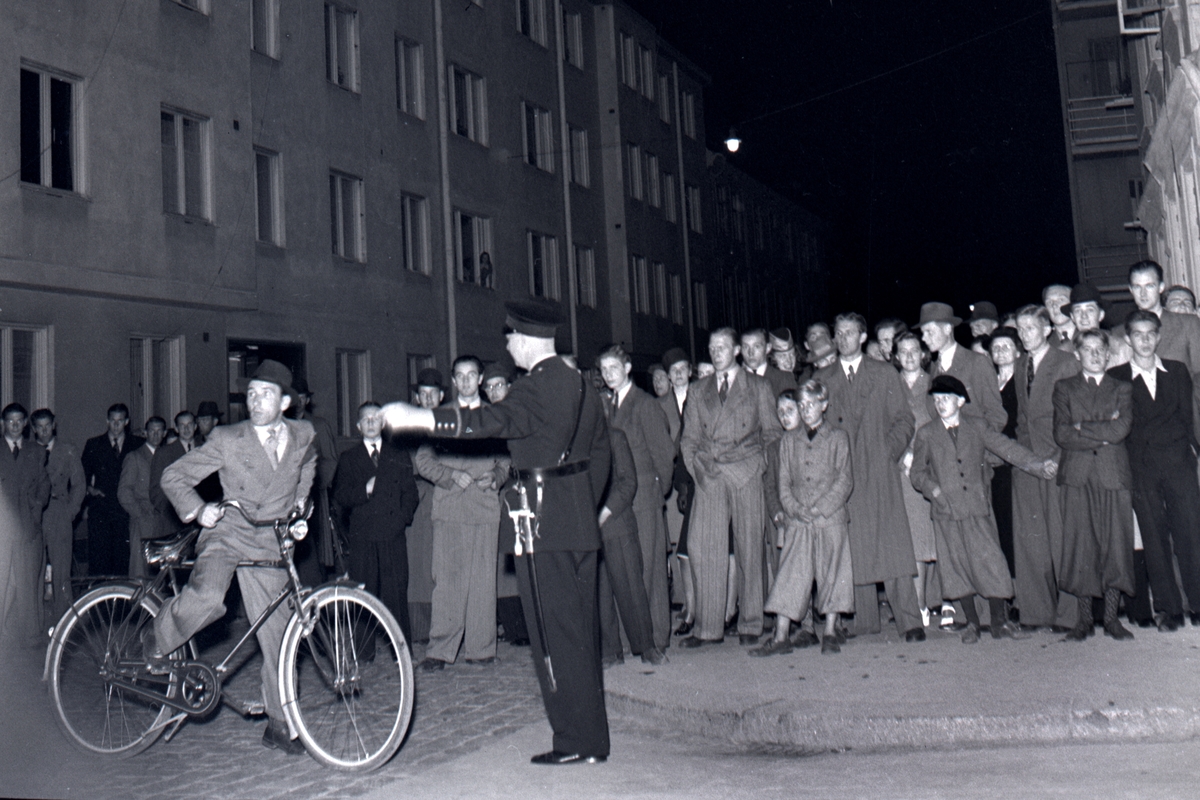 Nazistkravallerna. Upprorsmakarna har samlats på Drottninggatan. 4-5 september 1943.
