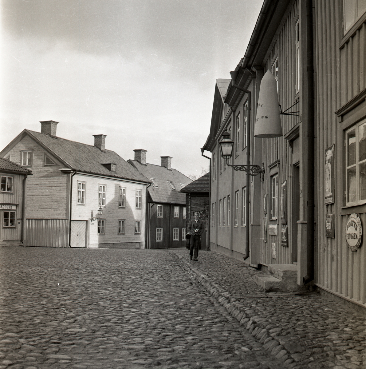 Einar Jagerwalls första bok, sid. 100: Kryddbodtorget, centrum i Gamla Linköping.