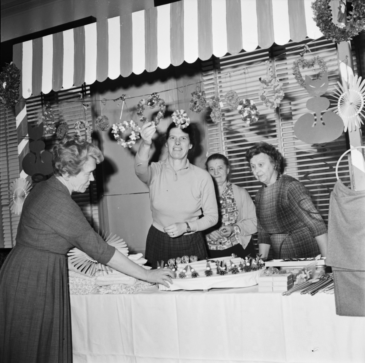 Röda Korset julmarknad, Uppsala 1961 Upplandsmuseet / DigitaltMuseum