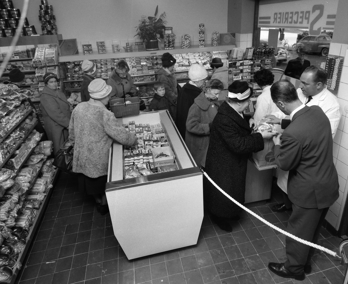 Östgöta Livsmedel (Ö-Livs) öppnar ny butik i Tannefors vintern 1962.