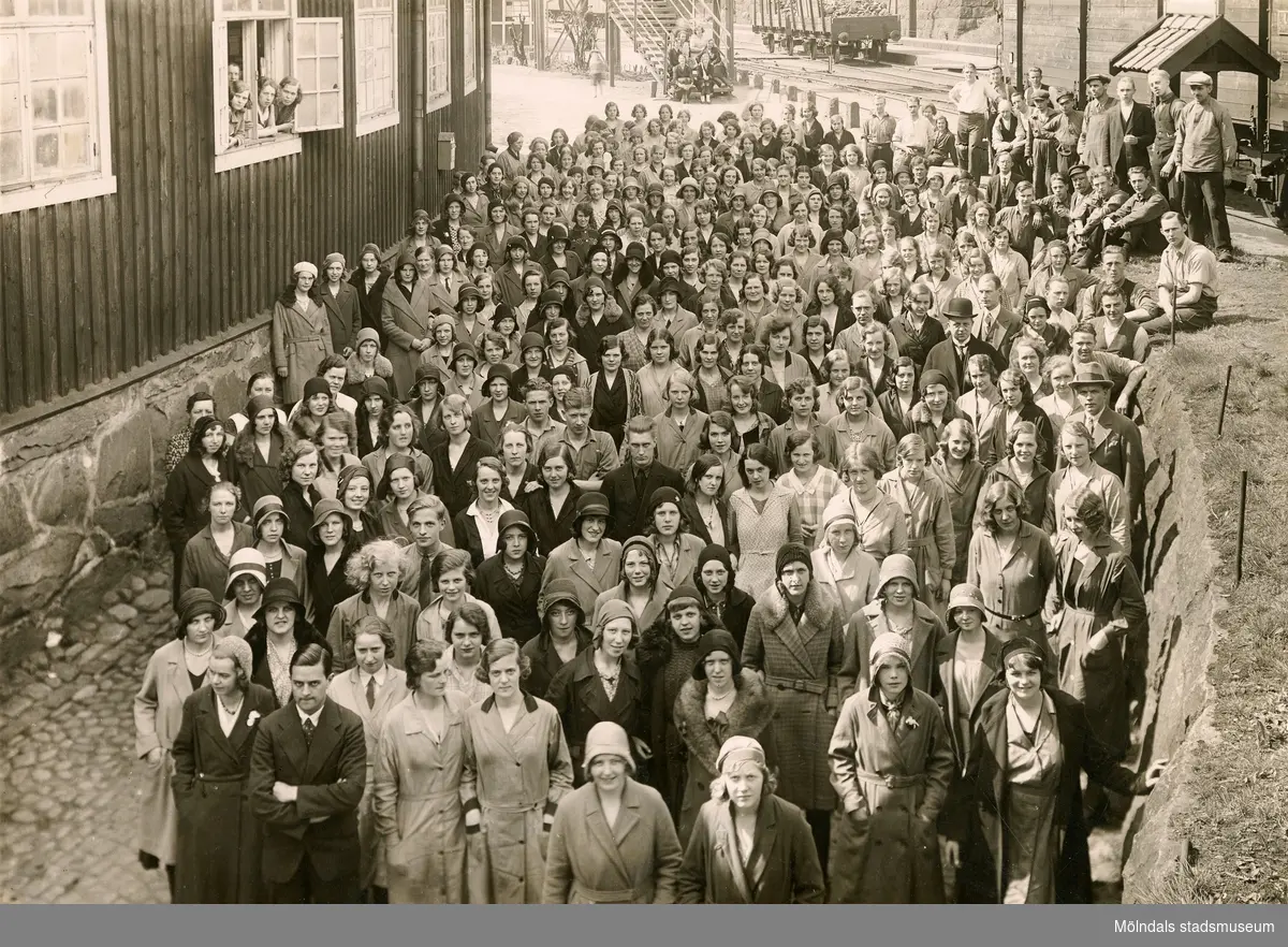 Anställda vid Viktor Samuelsons fabrik "Strumpan", 1930-tal.