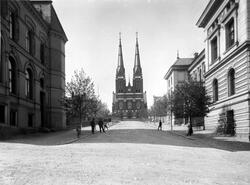 Prot: Skien - Kirken, Banken og Festiviteten Mai 1902