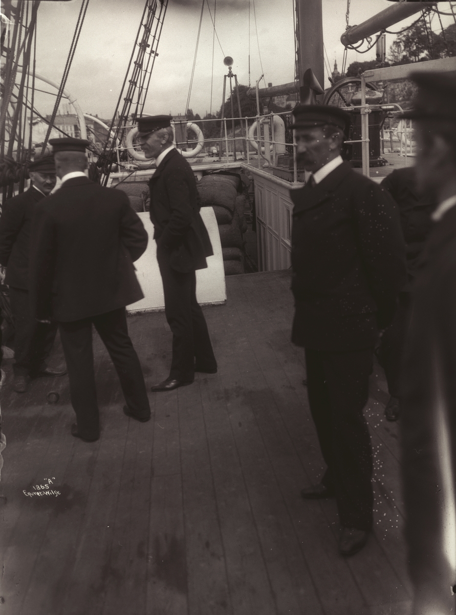 Fridtjof Nansen og løitnant Thorvald Nilsen 2/6 1910 på Fram