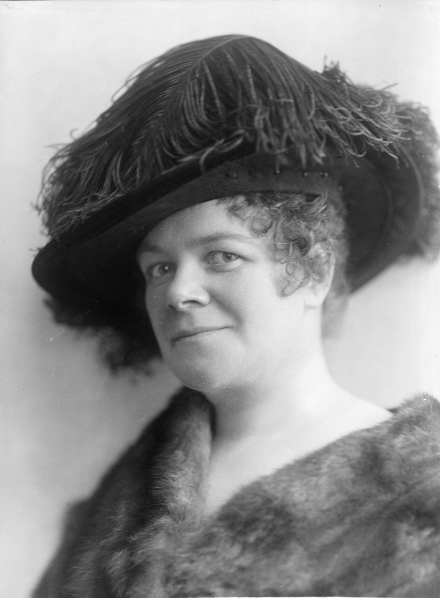 Innskr. på negativkonvolutt: "Fru Anna Rathe" - 1921