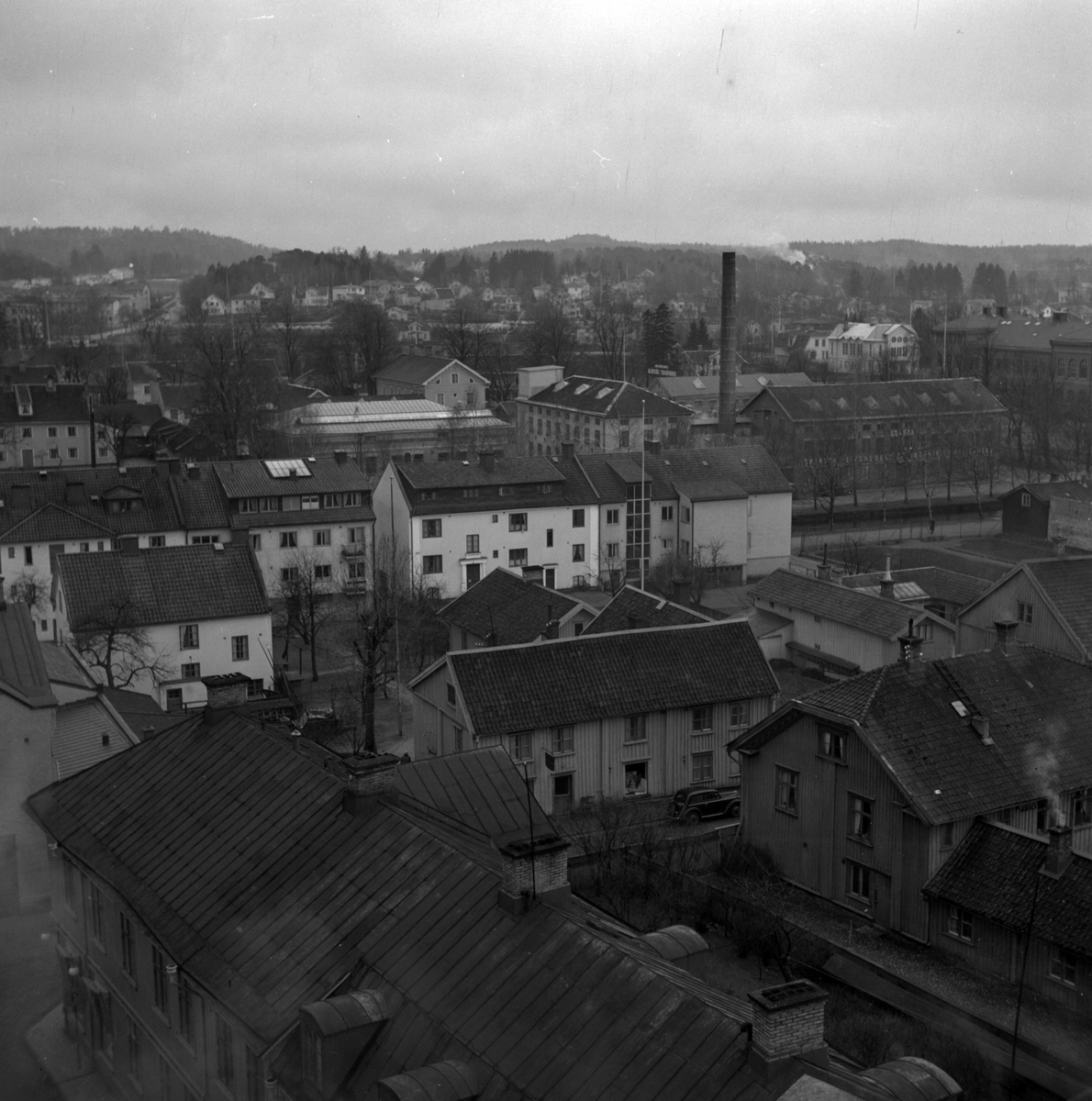 Vy från Stadskyrkans torn ned mot Solen/Duvan och Kristina. 1940-tal