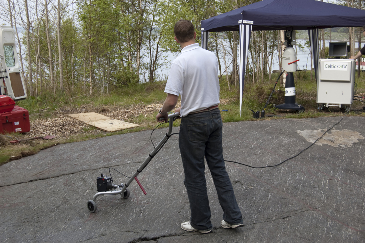 Bergkunst-prosjekt, skjøtsel og scanning av felt 6. Åmøy. - Arkeologisk ...