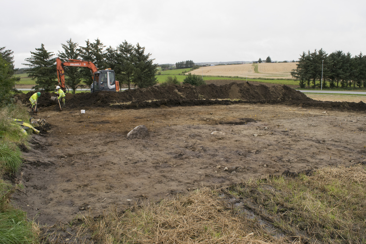 Varaberg. Bosetningsspor i dyrka mark. - Arkeologisk museum ...