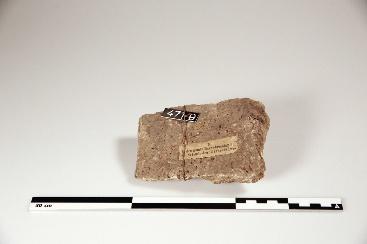 Sten fra gamle havnedemning ved Salamis, funnet 12