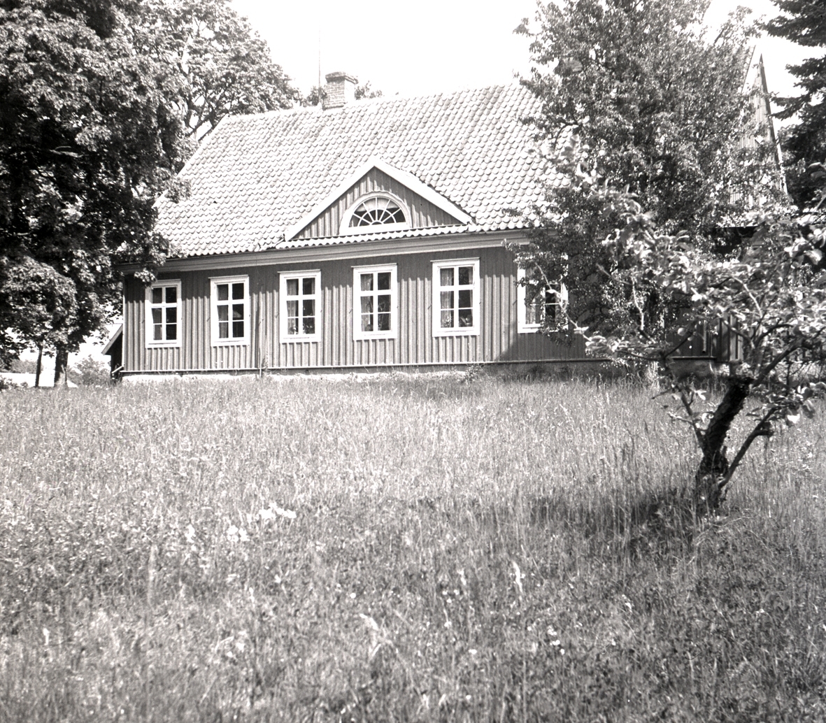 Mangårdsbyggnad i Hedersrum.